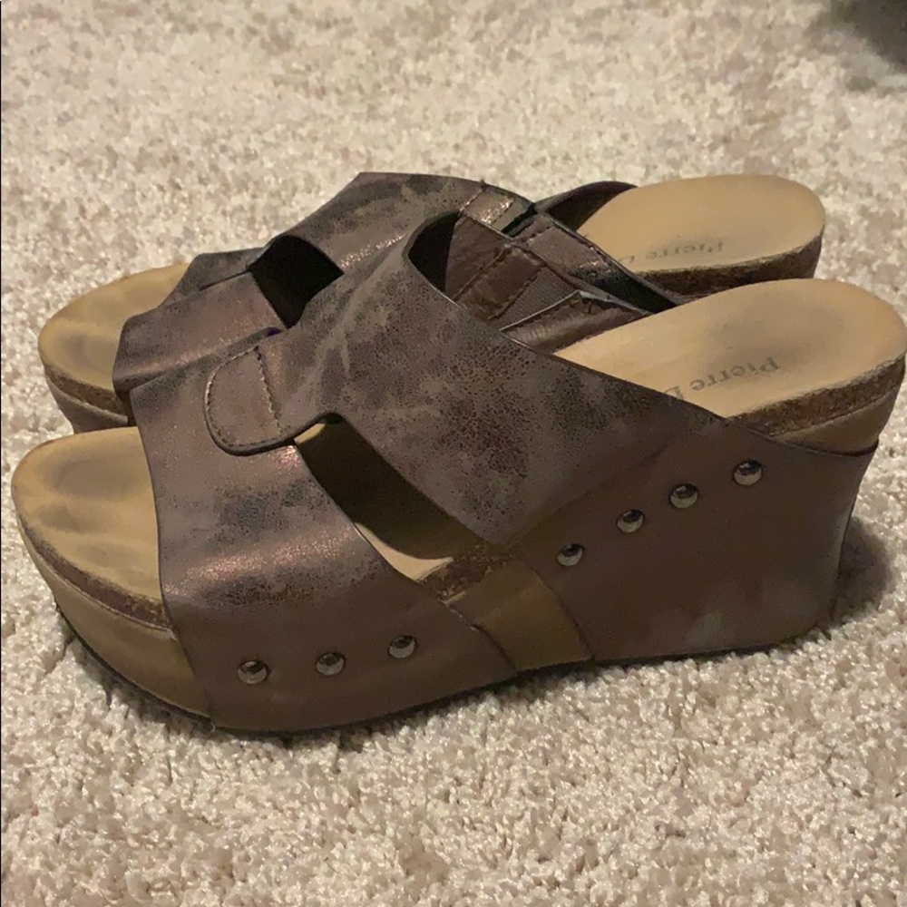 Pierre Dumas Wedges